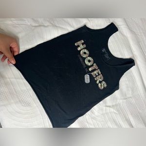 Hooters tank top